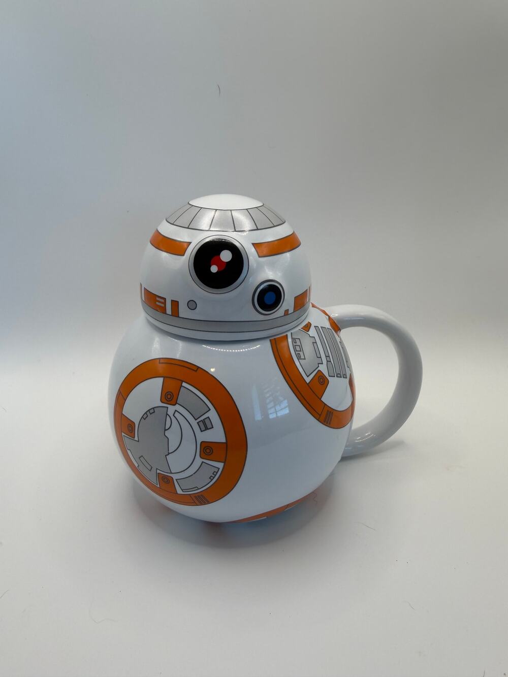 Disney Store Star Wars BB-8 Ceramic Mug With Lid 16 oz.